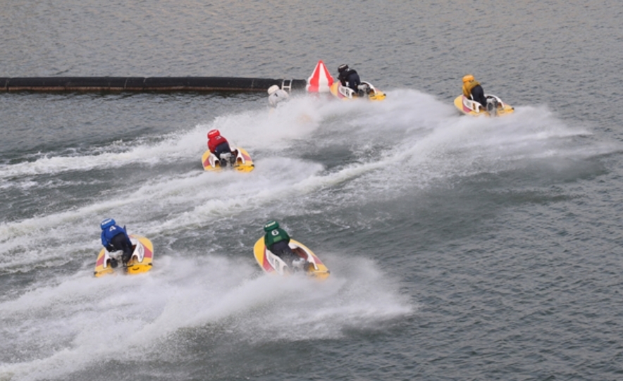 경정 선수들의 경기 모습. (사진=국민체육진흥공단)