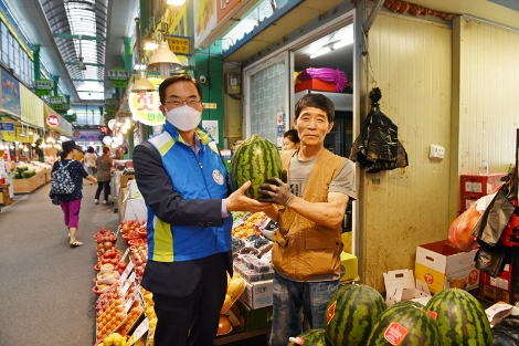 조폐공사, 대전 도마큰시장서 전통시장 장보기 행사 진행