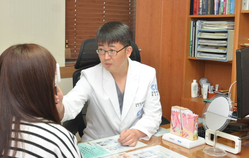 울긋불긋 올라오는 여드름, 깨끗하게 없애려면 골드PTT