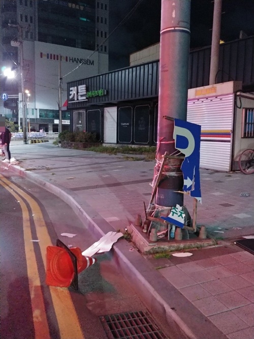 오토바이 사망사고 현장.(사진제공=부산경찰청)