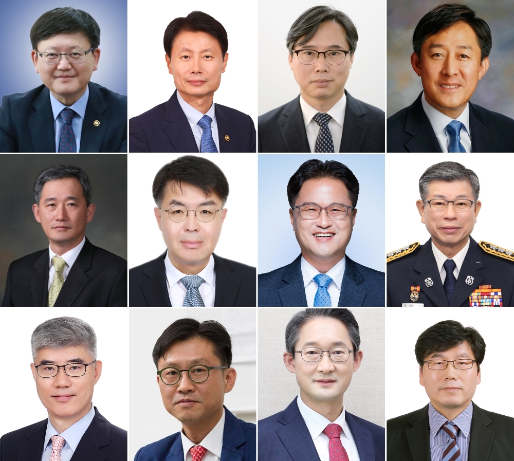 첫번째 왼쪽부터 청와대 일자리수석에 내정된 임서정 고용노동부 차관, 식품의약품안전처장에 내정된 김강립 보건복지부 1차관, 산업통상자원부 차관에 내정된 박진규 전 청와대 신남방신북방비서관, 보건복지부 1차관에 내정된 양성일 복지부 기획조정실장.두번째 줄 왼쪽부터 고용노동부 차관에 내정된 박화진 고용부 노동정책실장, 국토교통부 1차관에 내정된 윤성원 전 청와대 국토교통비서관, 조달청장에 내정된 김정우 전 국회의원, 소방청장에 내정된 신열우 서울시 소방재난본부장 세번째 줄 왼쪽부터 기상청장에 내정된 박광석 환경부 기획조정실장, 금융위원회 부위원장에 내정된 도규상 전 청와대 경제정책비서관, 행정안전부 재난관리본부장에 내정된 김희겸 경기도 행정1부지사, 문화체육관광부 국립중앙박물관장에 내정된 민병찬 국립중앙박물관 경주박물관장.(사진=연합뉴스)