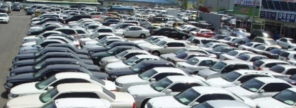 현재 중고차 시장은 연간 약 245만대 거래되는 약 10조 원의 시장이며,거래량은 신차시장보다 1.3배많은 규모이다.(사진제공=자동차10년타기시민연합)