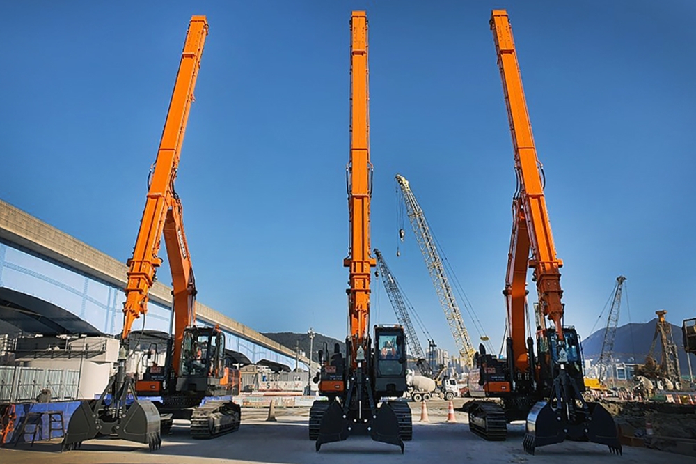 두산 굴착기, 부산 지하철 공사에 투입