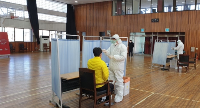 코로나19 사전검사 모습. (사진제공=고봉중고등학교)