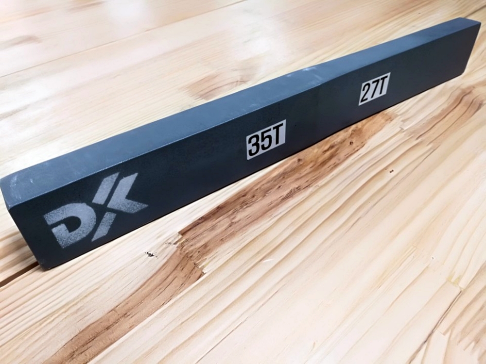 동국제강 당진공장에서 개발한 DK-LP Plate 모형 샘플.(사진=동국제강)