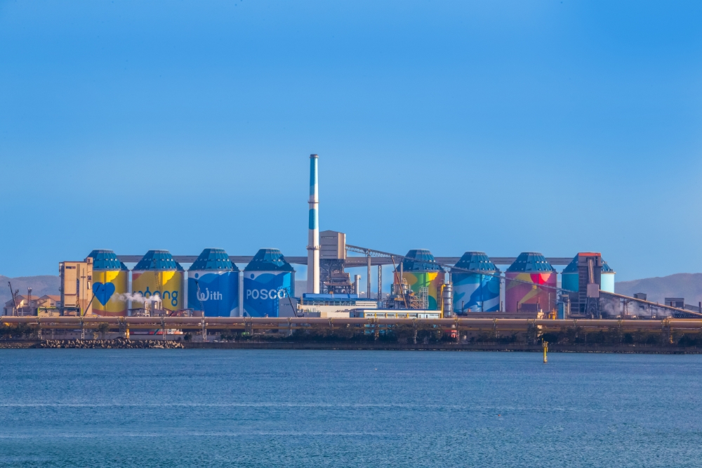 포항제철소에 준공한 사일로 8기 모습.(사진=포스코)