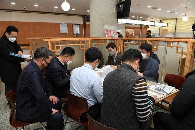 오규석 기장군수가 주민밀착형 기장읍 생활체육공원 조성을 위해 국토교통부 방문.(사진제공=부산기장군)