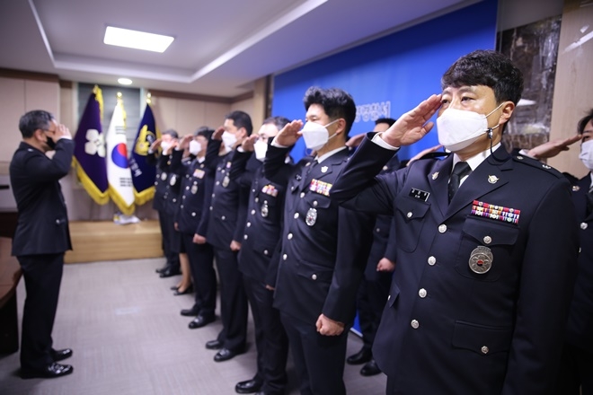 승진임용식 행사를 간소하게 진행하고 있다.(사진제공=울산해양경찰서)