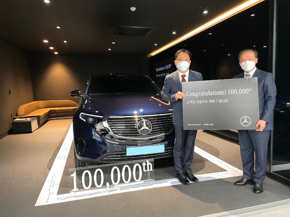 10만대 돌파 기념식 모습.(사진=더클래스 효성)