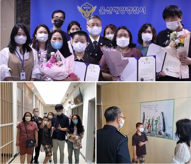 예술작품을 기증한 작가들에게 감사장을 전달하고 기념촬영. /유치장 안에 있는 작품을 감상하고 있는 박재화 서장/ 유치장 작품이 전시된 유치장을 견학/.(사진제공=울산해양경찰서)