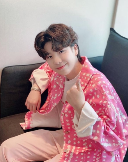 활발한 나눔활동을 펼치고 있는 가수 정동원.(사진제공=한국소아암재단)