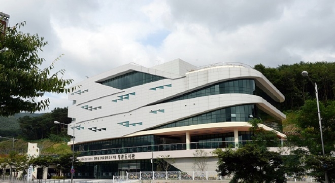 정관도서관 전경.(사진제공=부산 기장군)