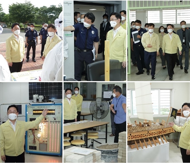박범계 법무부장관이 방역의료진들을 격려하고 신입 수용자 입소절차를 점검한 뒤 수형자 직업훈련시설을 둘러보고 있다.(사진제공=법무부)