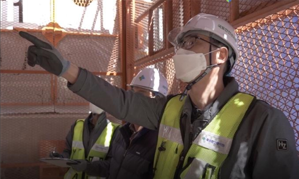 수원시 건설현장 합동점검 모습.(사진=국토안전관리원)