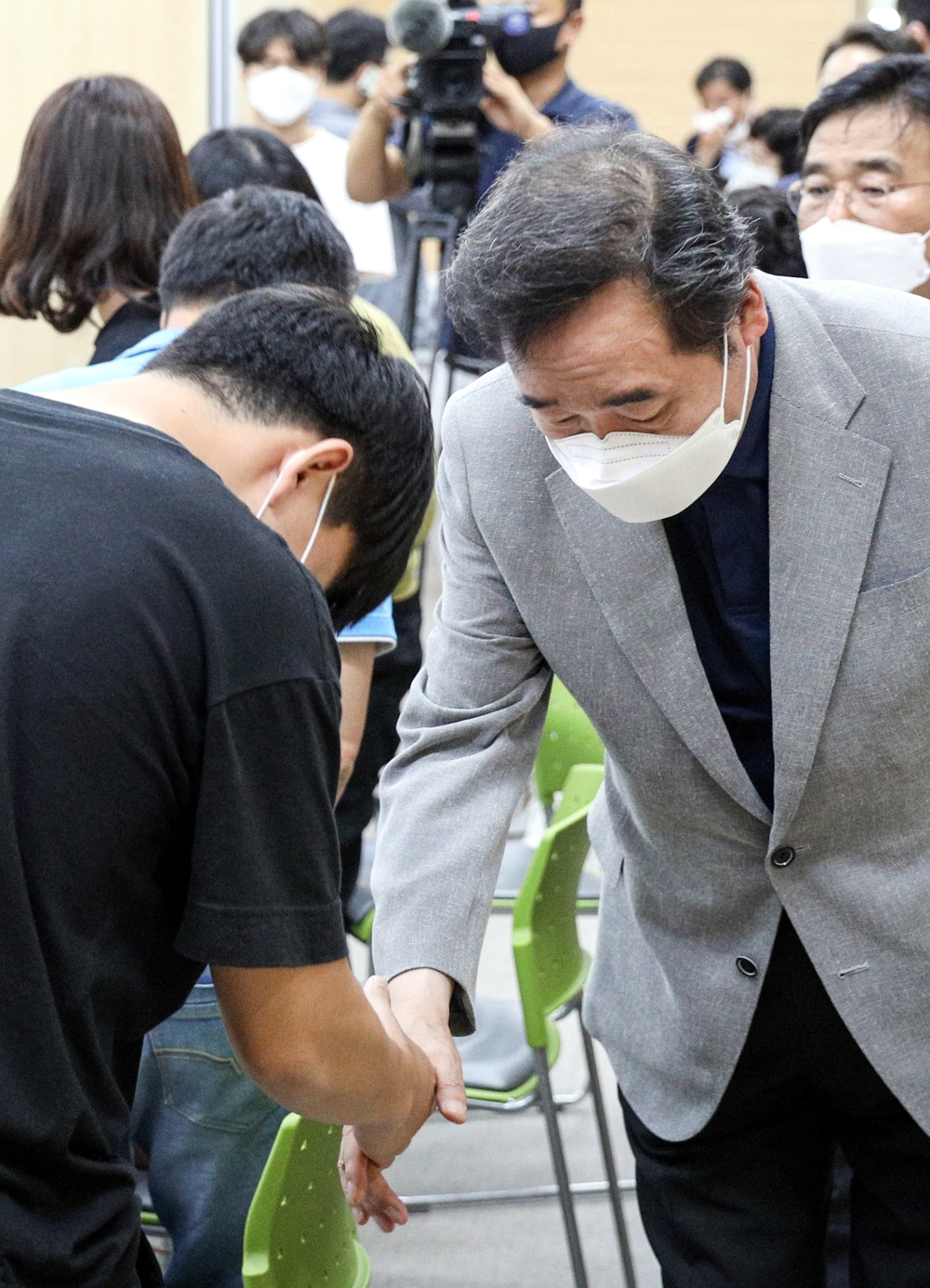 이낙연, 광주·전남 텃밭 민심잡기... 광주 참사 위로 등 1박2일 일정 방문