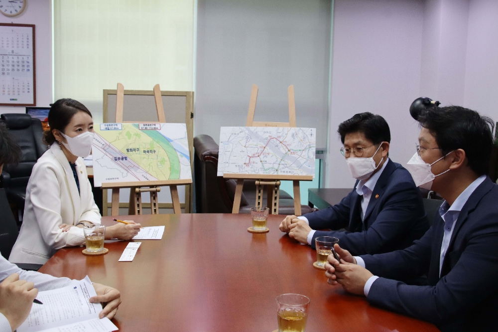 강선우 의원, 국토교통부 장관 만나 서부광역철도 추진 등 강서구 지역 현안 논의