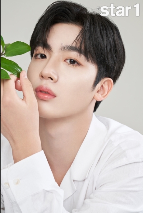 브랜드 전속 모델 김요한과 함께한 FW 화보.(사진=토니모리)