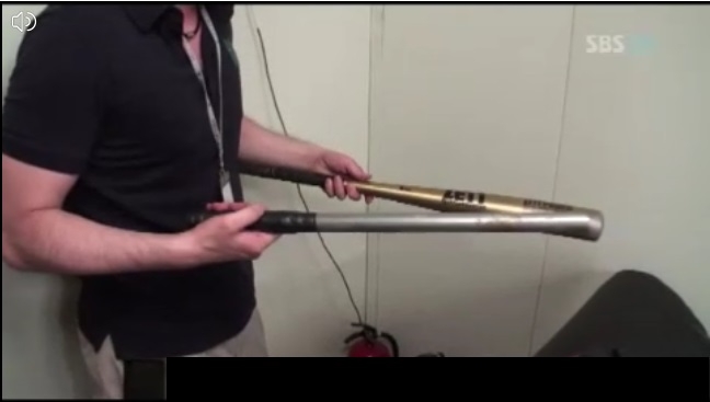 사진=2011년 11월 sbs 뉴스에 나온 조폭들이 사용한 야구방망이와 쇠파이프 캡쳐