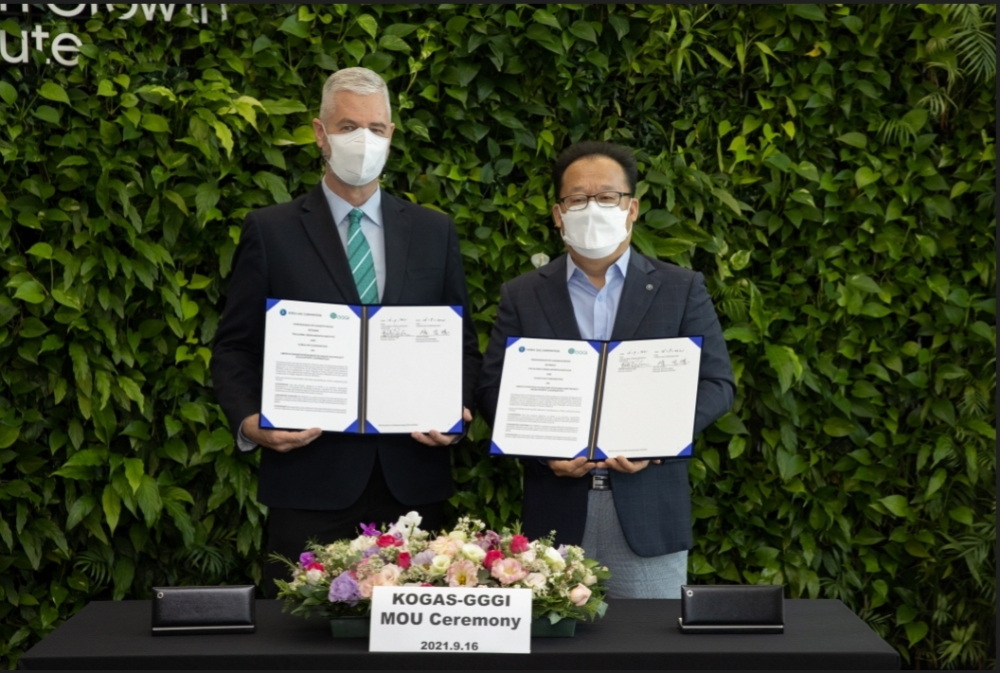 한국가스공사가 글로벌녹색성장기구(GGGI)와 인도네시아 등 그린수소 사업 개발 유망 국가에서의 공동 협력을 위한 양해각서를 체결했다.오른쪽 양진열 가스공사 수소사업본부장. (사진=한국가스공사)