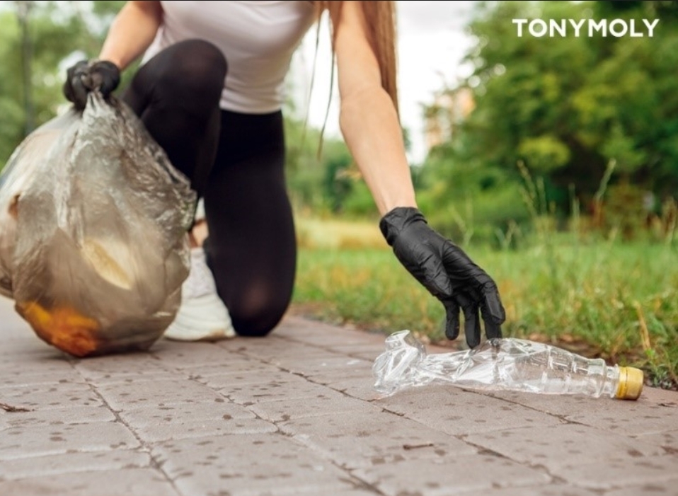 착한 토니모리의 #클린스트리트 활동, 플로깅 캠페인 이미지.(사진=토니모리)