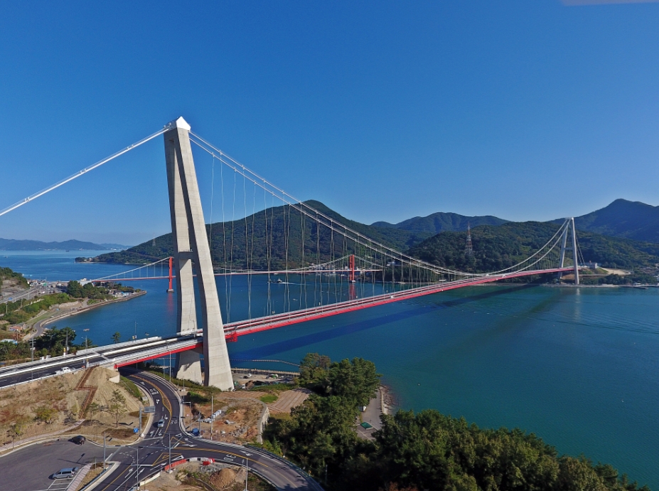 국토안전관리원이 유지관리를 맡고 있는 경남 하동군 노량대교 전경.(사진=국토안전관리원)