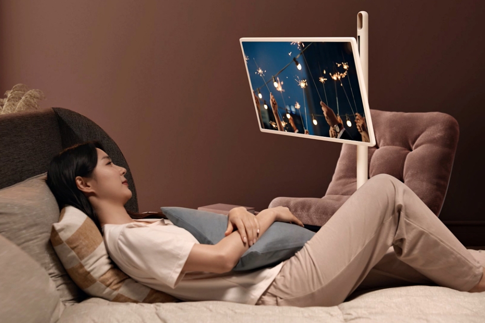 롯데홈쇼핑, 품절대란 ‘LG 스탠바이미’ 한정수량 판매