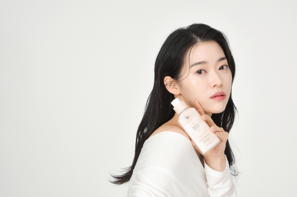 GS샵, 스킨케어 브랜드 ‘뷰(VU)’ 리오더…모델 정이서 발탁