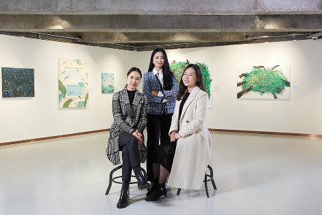 왼쪽부터 김지수 작가, 레지나킴 작가, 손모아 작가. 사진=SK하이닉스