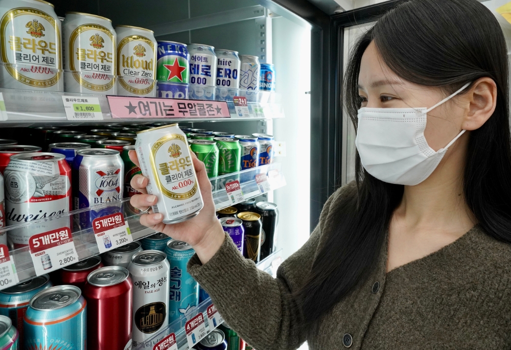 술 못 마시는 애주가 늘었다… 편의점 무알콜 맥주 시장 급성장