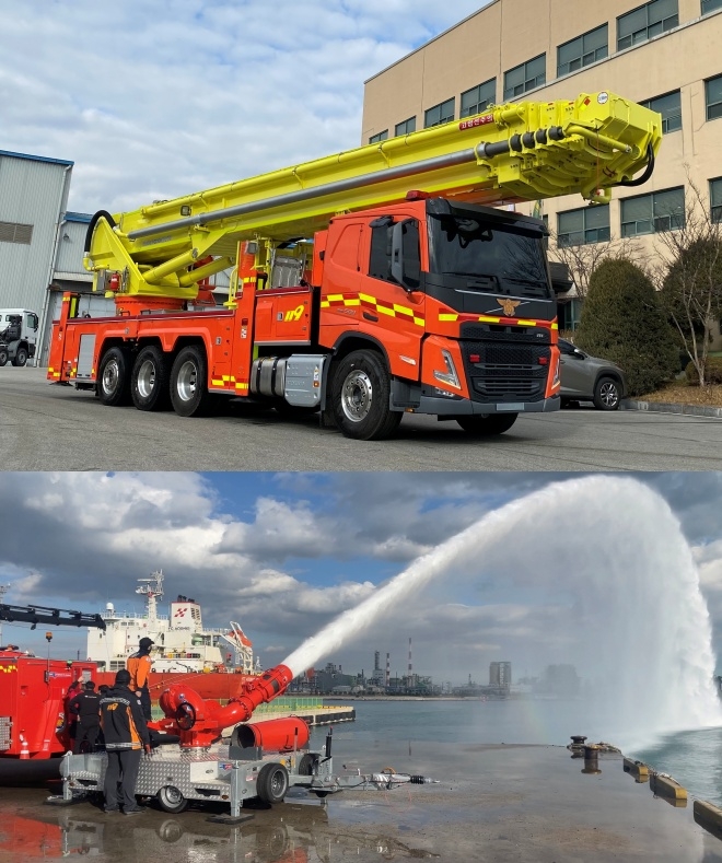 고층건물 화재 진압용 70m 고가사다리차(굴절차).(사진제공=울산시)