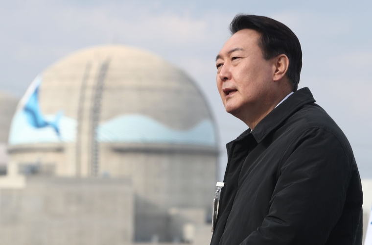 국민의힘 윤석열 대선 후보가 29일 오후 경북 울진군 신한울 3·4호기 건설중단 현장을 방문해 원자력 관련 공약을 발표하고 있다. 사진=연합뉴스