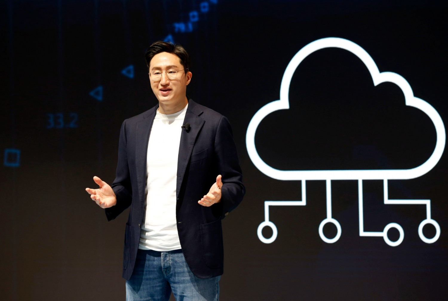 지난 5일 미국 라스베이거스 ‘CES 2022’ 현장에서 개최된 현대중공업그룹 프레스컨퍼런스에서 현대중공업지주 정기선 대표가 그룹의 미래비전인 ‘Future Builder’를 소개하고 있다.(사진=현대중공업그룹)