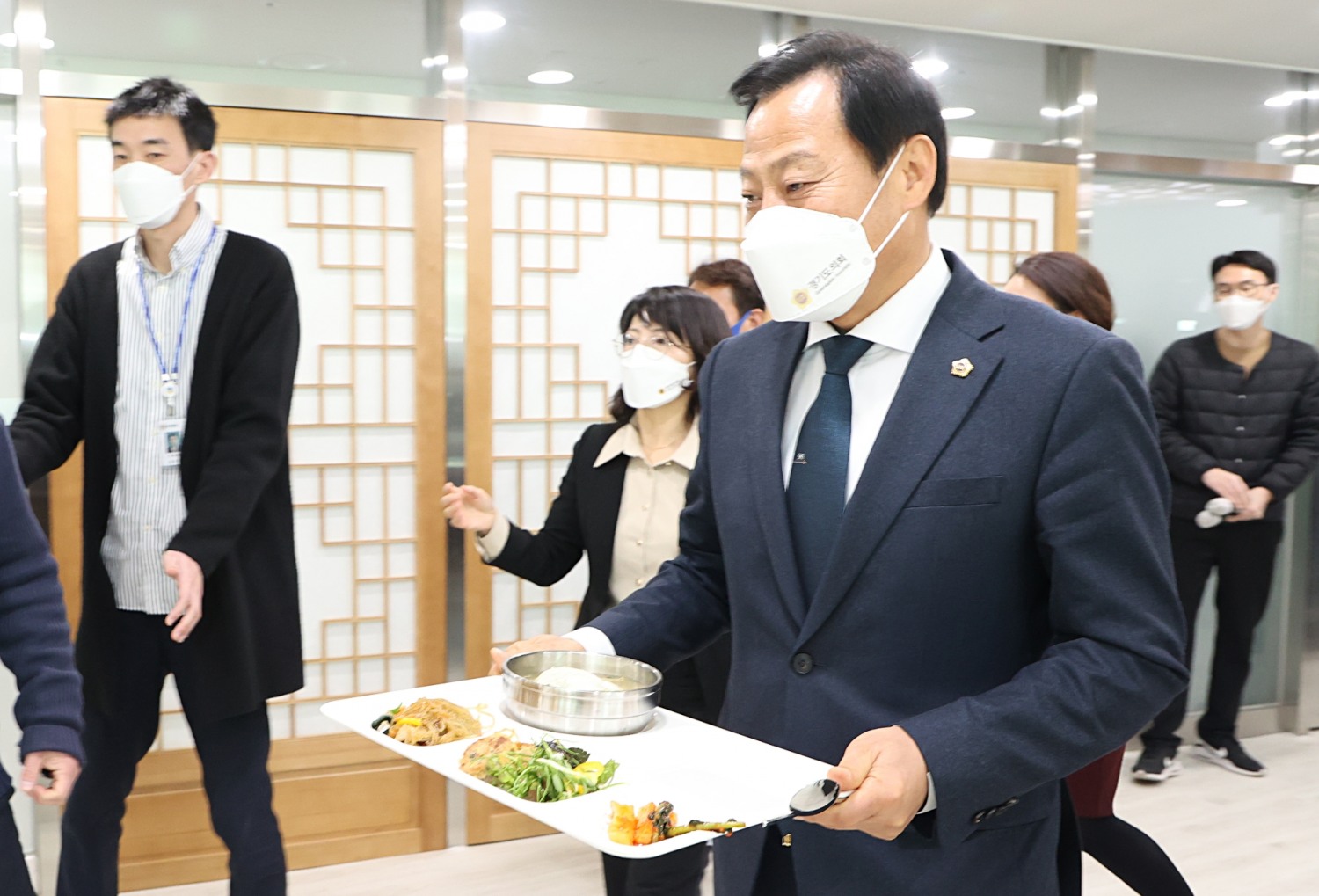 장현국의장은 27일 경기도의회 구내식당 오픈 기념식을 개최했다.