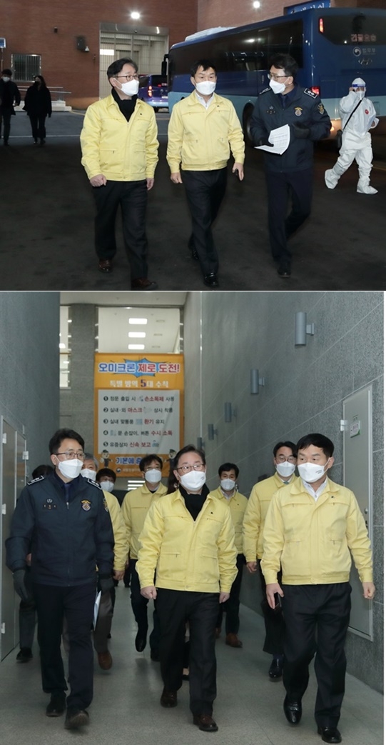 박범계 장관이 이송현장으로 이동하며 유병철 교정본부장과 대응방안에 대해 논의하고 있다.(사진제공=법무부)