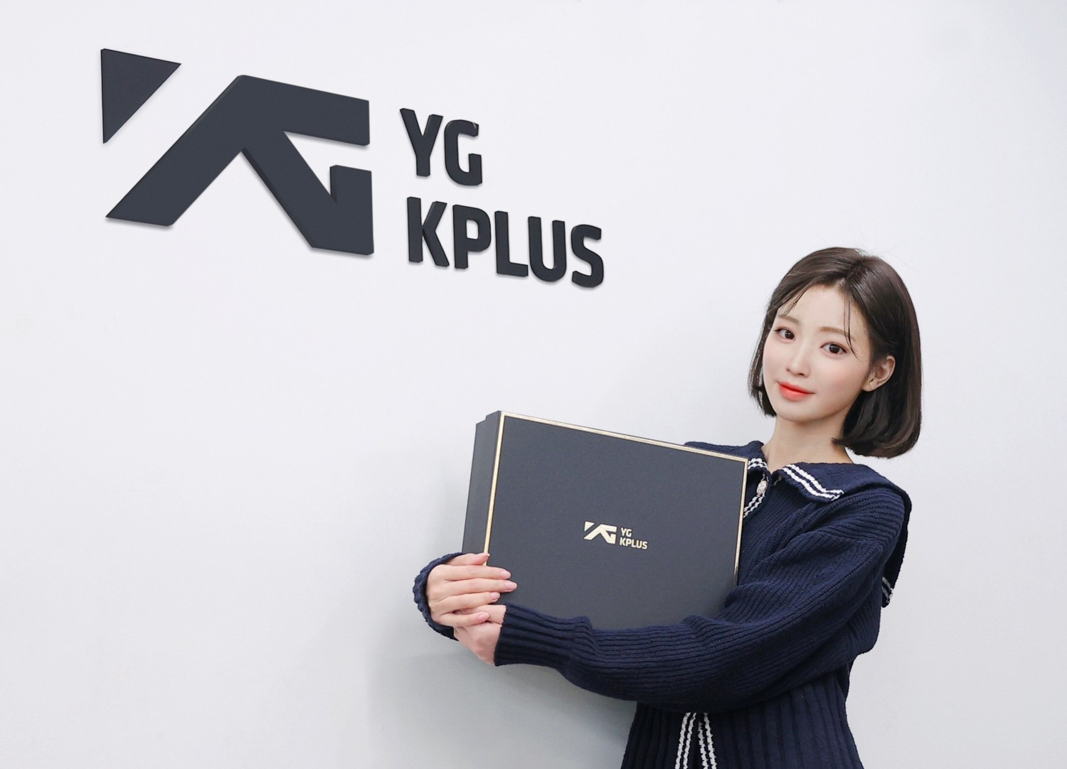 스마일게이트 버추얼 아티스트 한유아, YG케이플러스와 전속계약