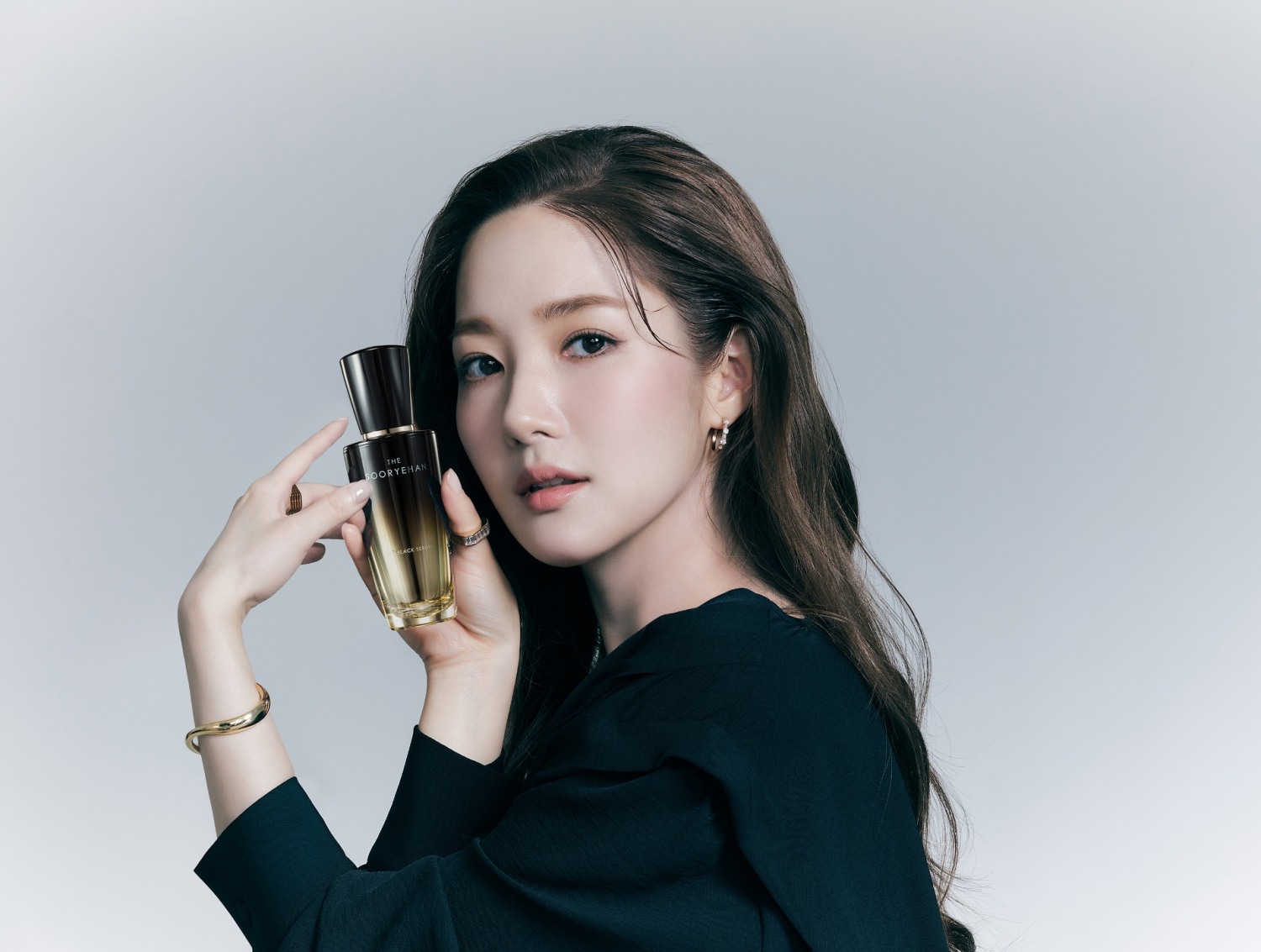 LG생활건강 ‘수려한 더 블랙 세럼’ 선보여