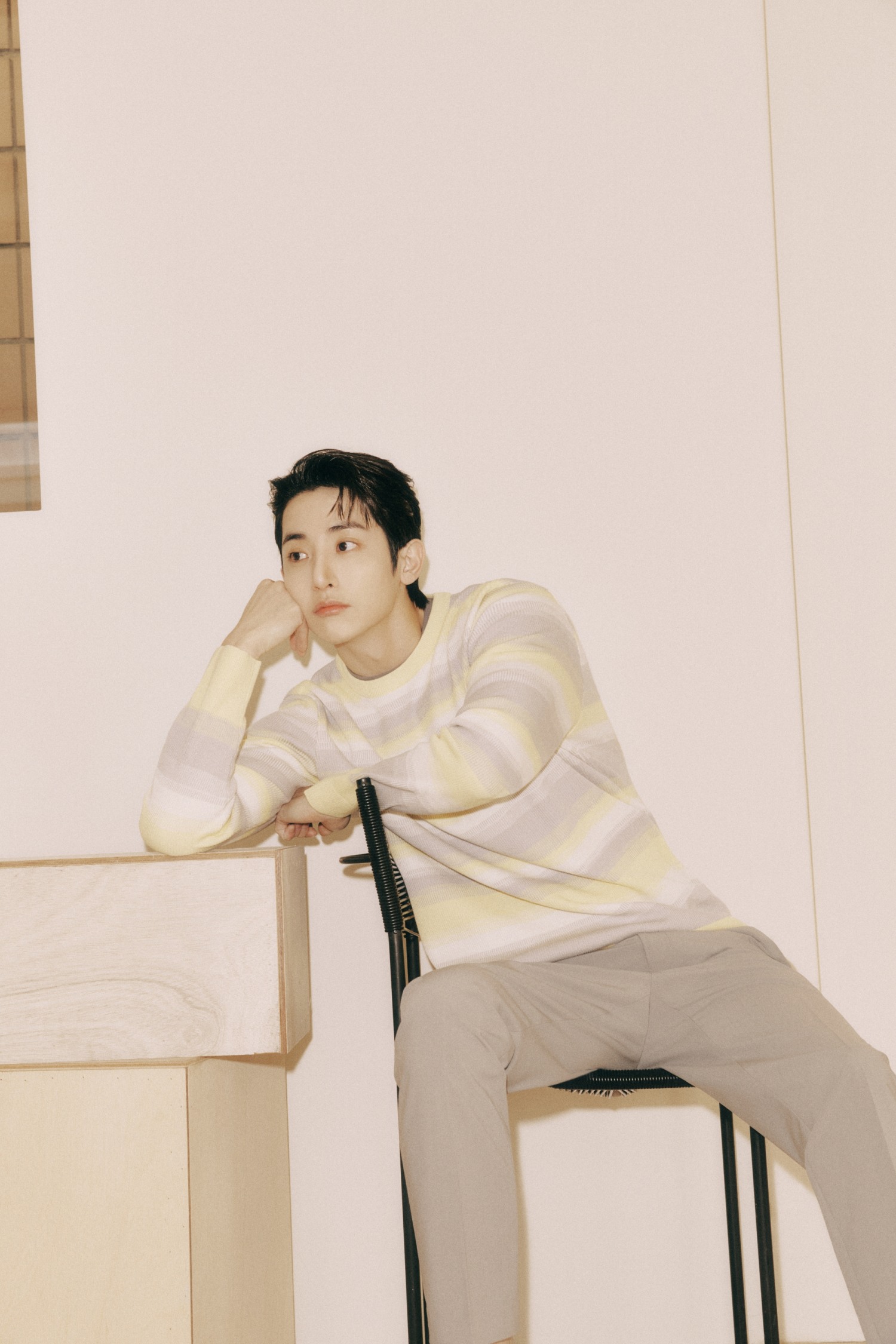 신원 남성복 ‘파렌하이트’, 배우 이수혁의 22 S/S 시즌 화보 공개