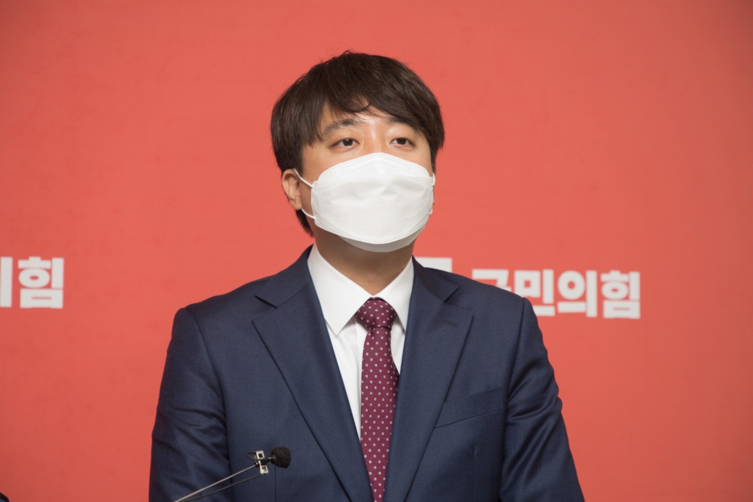 국민의힘 이준석 대표가 23일 오전 국회에서 정의당 여영국 대표와 만난 뒤 취재진의 질문에 답변하고 있다. 사진=연합뉴수