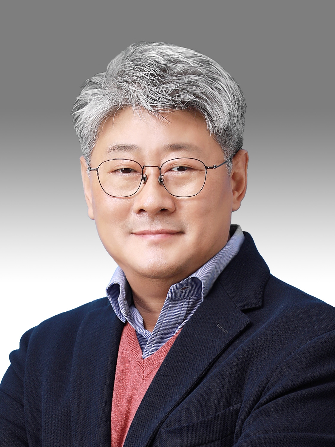 육경건 대표이사