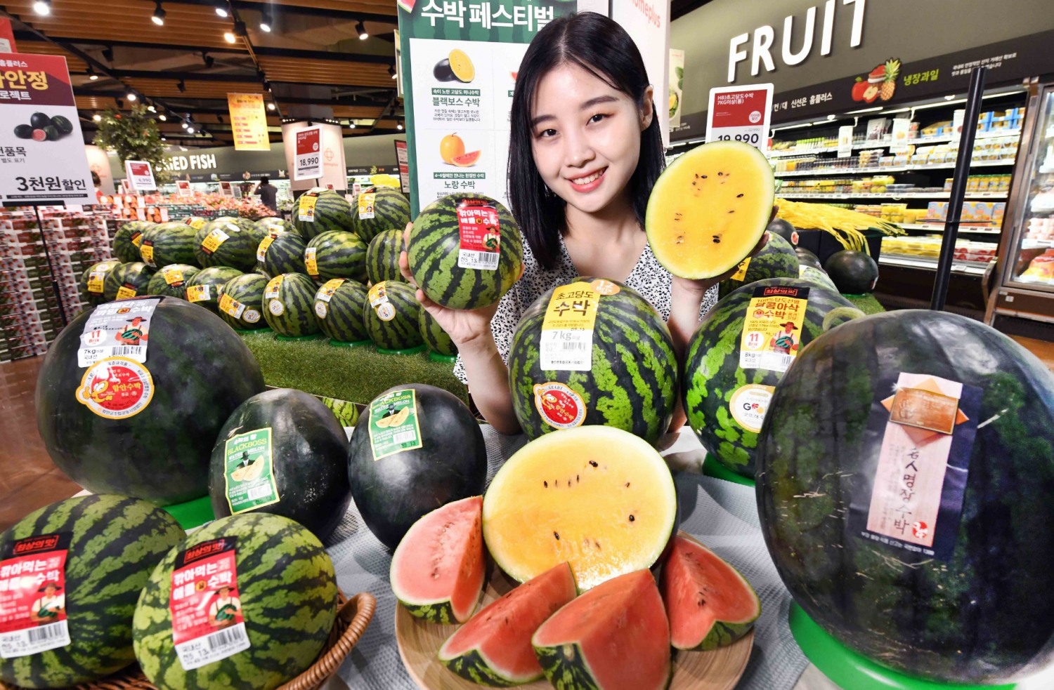 홈플러스, 이색 수박 총 망라 ‘수박 페스티벌’ 개최