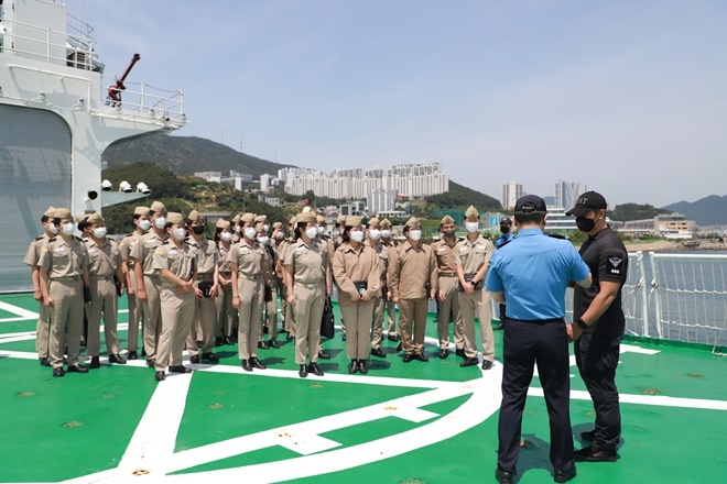 한국해양대학교 재학생 대상 경비함정 견학.(사진제공=부산해양경찰서)