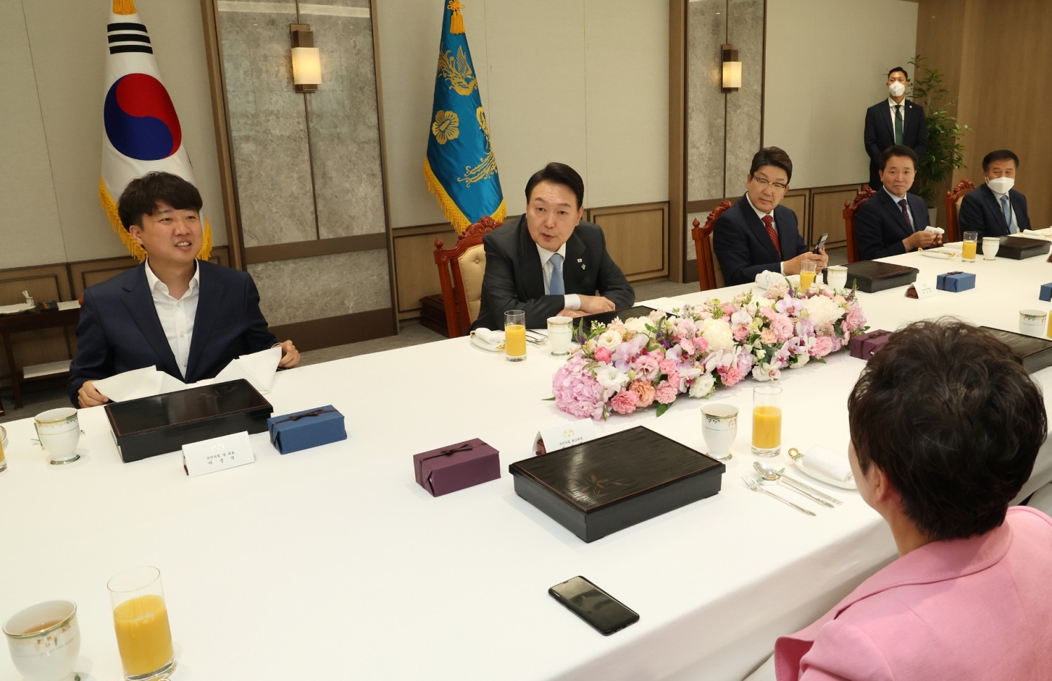 국민의힘 지도부 만난 윤석열 대통령.(사진=연합뉴스)