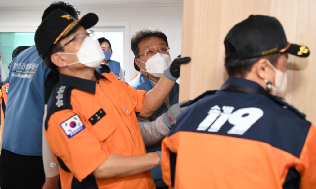 포스코건설, 10년째 소방청과 함께 화재예방 주거환경개선 실시