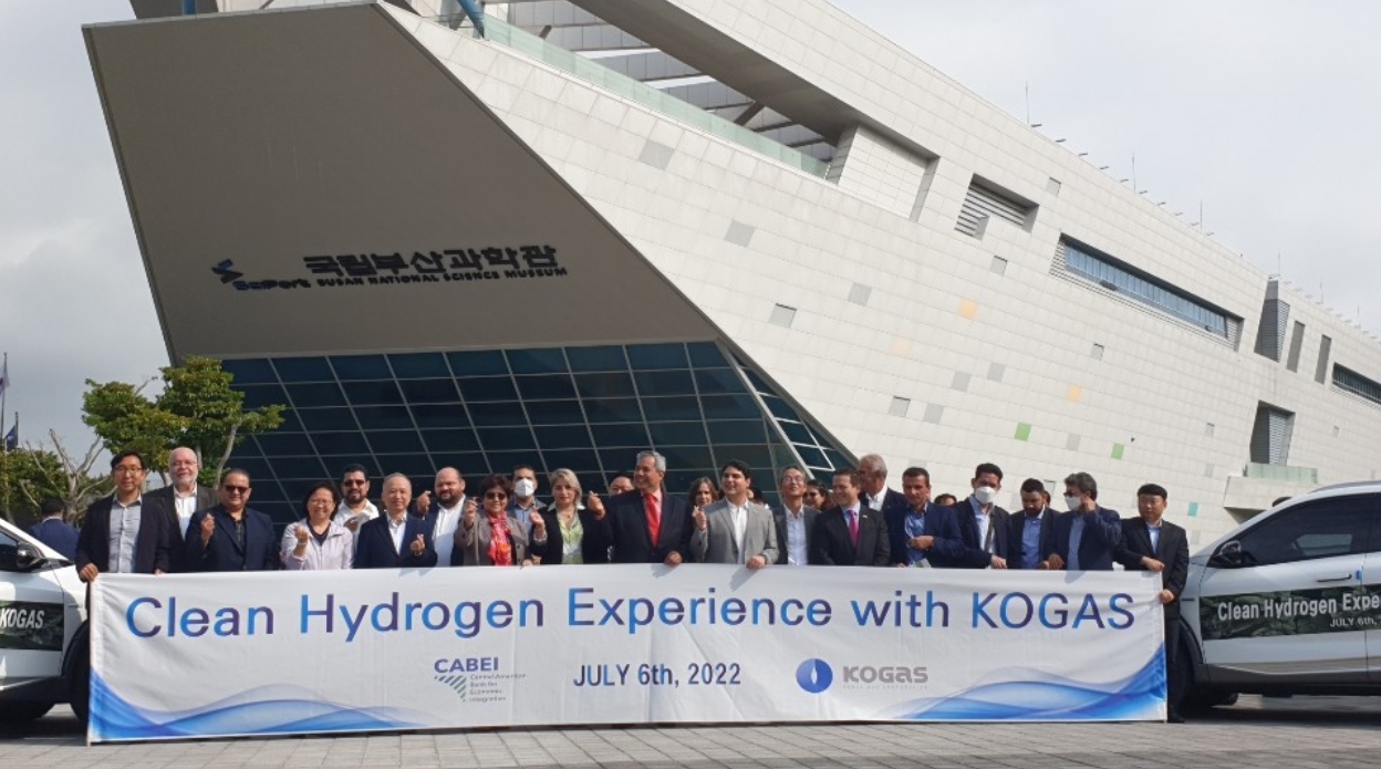 가스공사가 Clean Hydrogen Experience with KOGAS행사를 개최해 중미경제통합은행 방한단에 공사의 수소사업 추진현황을 홍보했다. (사진=한국가스공사)