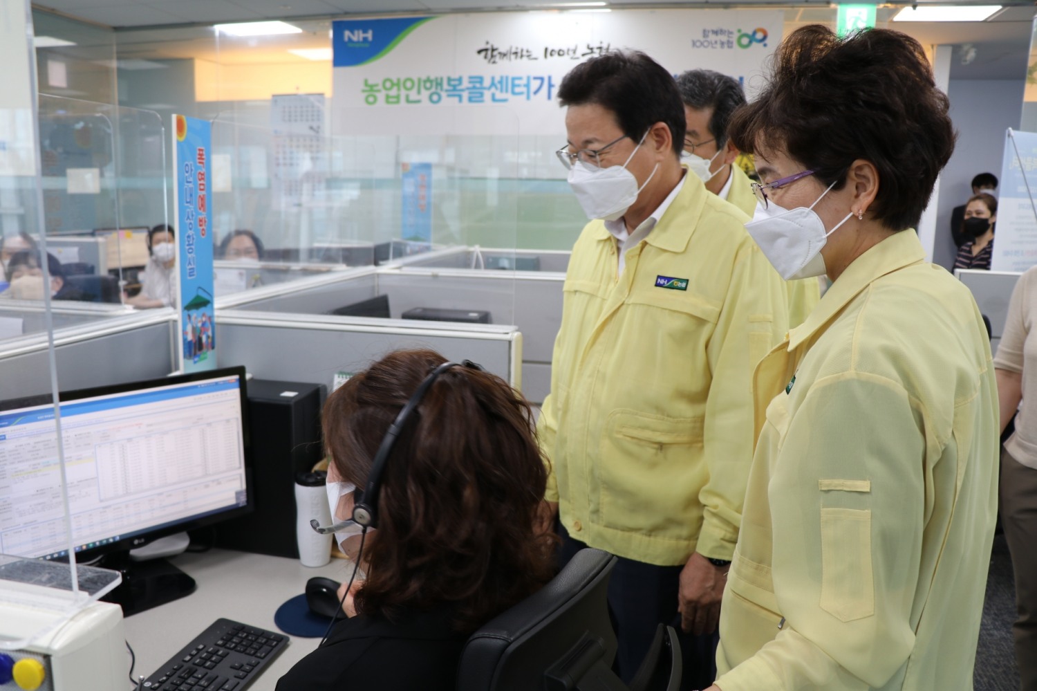 이재식 농협중앙회 부회장, 농업인 폭염예방안내상황실 격려