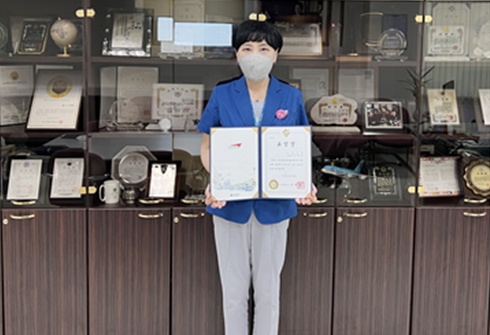 코로나19대응 부산시장 표창을 받은 김민정 간호부장.(사진제공=부산영도병원)