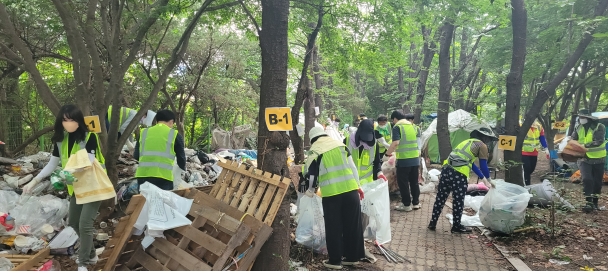 국가철도공단, 용산역 인근 선로연변 환경정화 활동 전개