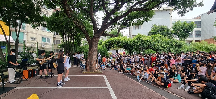 인천석남초등학교, 사랑과 감사의 마음을 음악에 담은 등굣길 콘서트