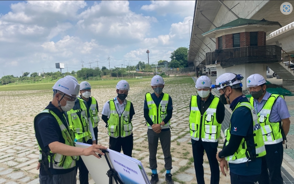 행주대교 정밀안전진단 현장 방문 전경.(사진= 국토안전관리원)