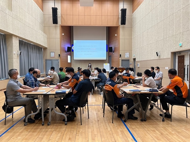 동료대화기법 교육.(사진제공=부산소방재난본부)